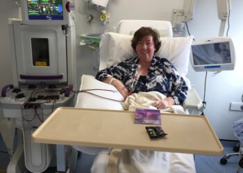 Irish Cancer Society urges anyone affected by cancer and who needs to talk, to reach out this Christmas