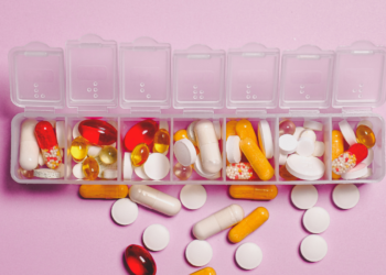 Medication review and medicines use review – A toolkit for pharmacists