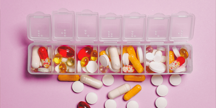 Medication review and medicines use review – A toolkit for pharmacists