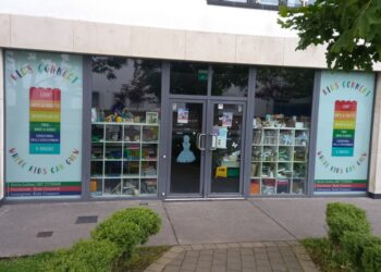 Commercial unit for rent, ideally suited as a Pharmacy outlet.