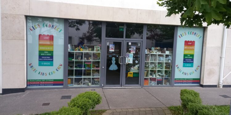 Commercial unit for rent, ideally suited as a Pharmacy outlet.